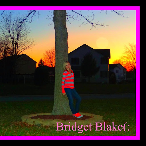 Bridget Blake Photo 12